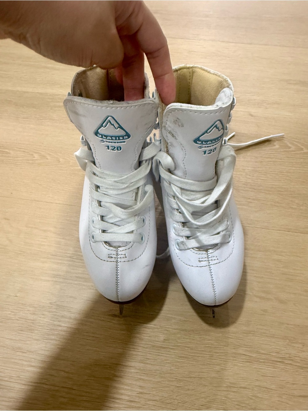 Jackson Glacier Girl’s White Ice Skates